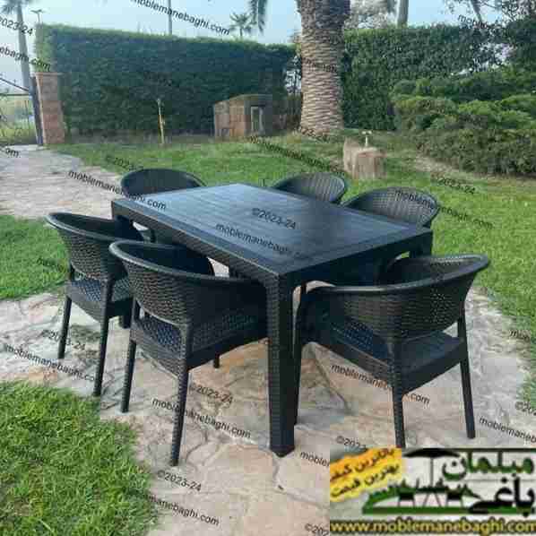 Rattan masa ve sandalyeler