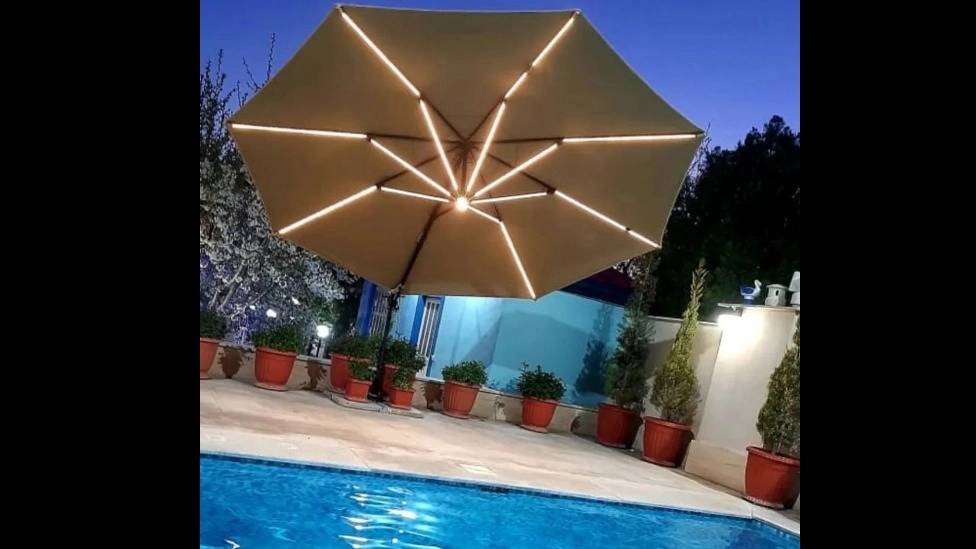 سایبان چتری بزرگ بازویی