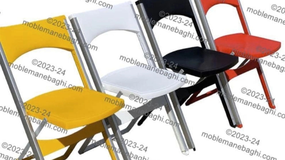 Selling quality folding chairs Selling quality folding chairs